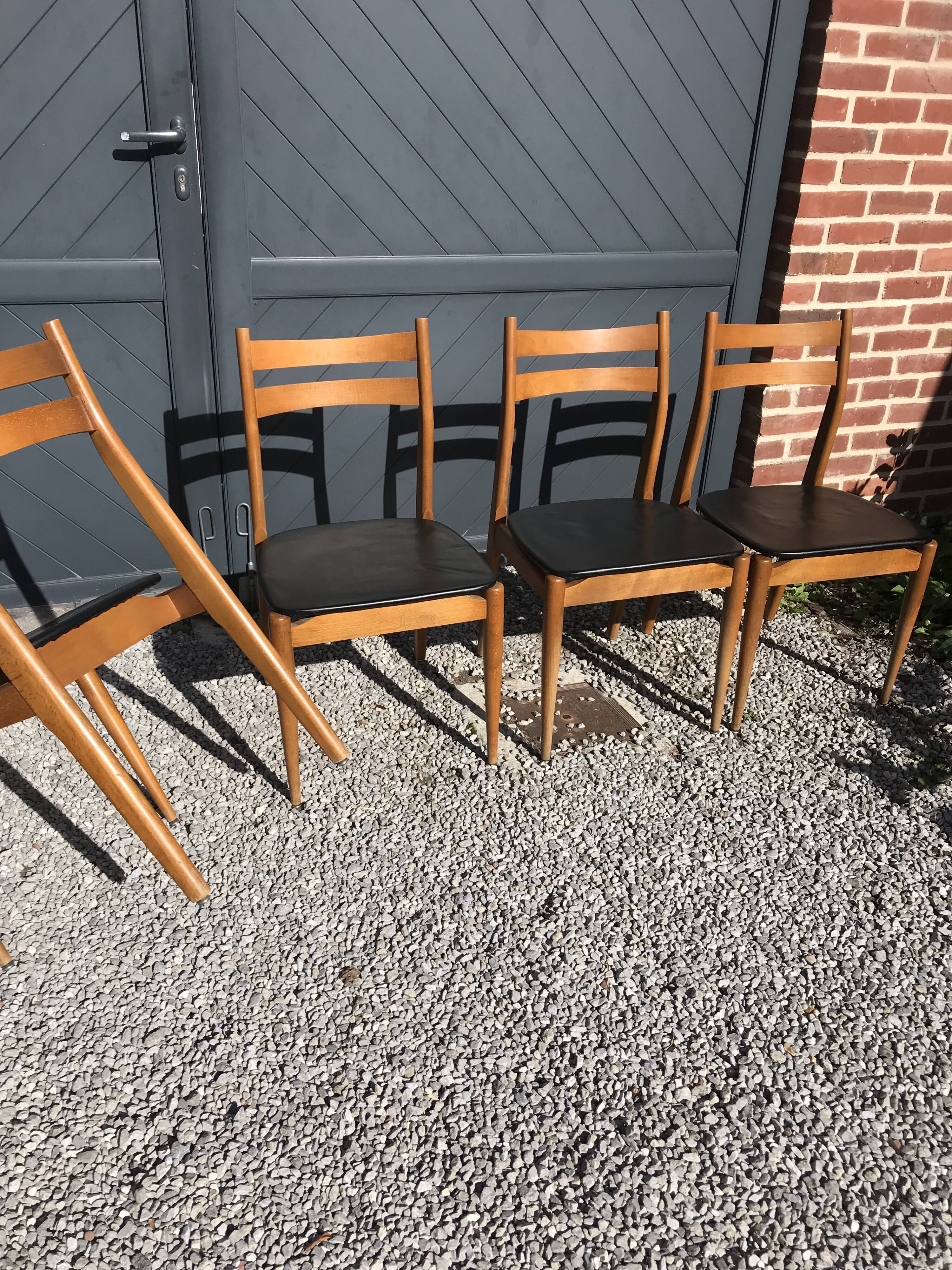 Set de 6 chaises scandinaves teck et Skaï