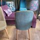 Chaise scandinave en velours côtelé vert sapin