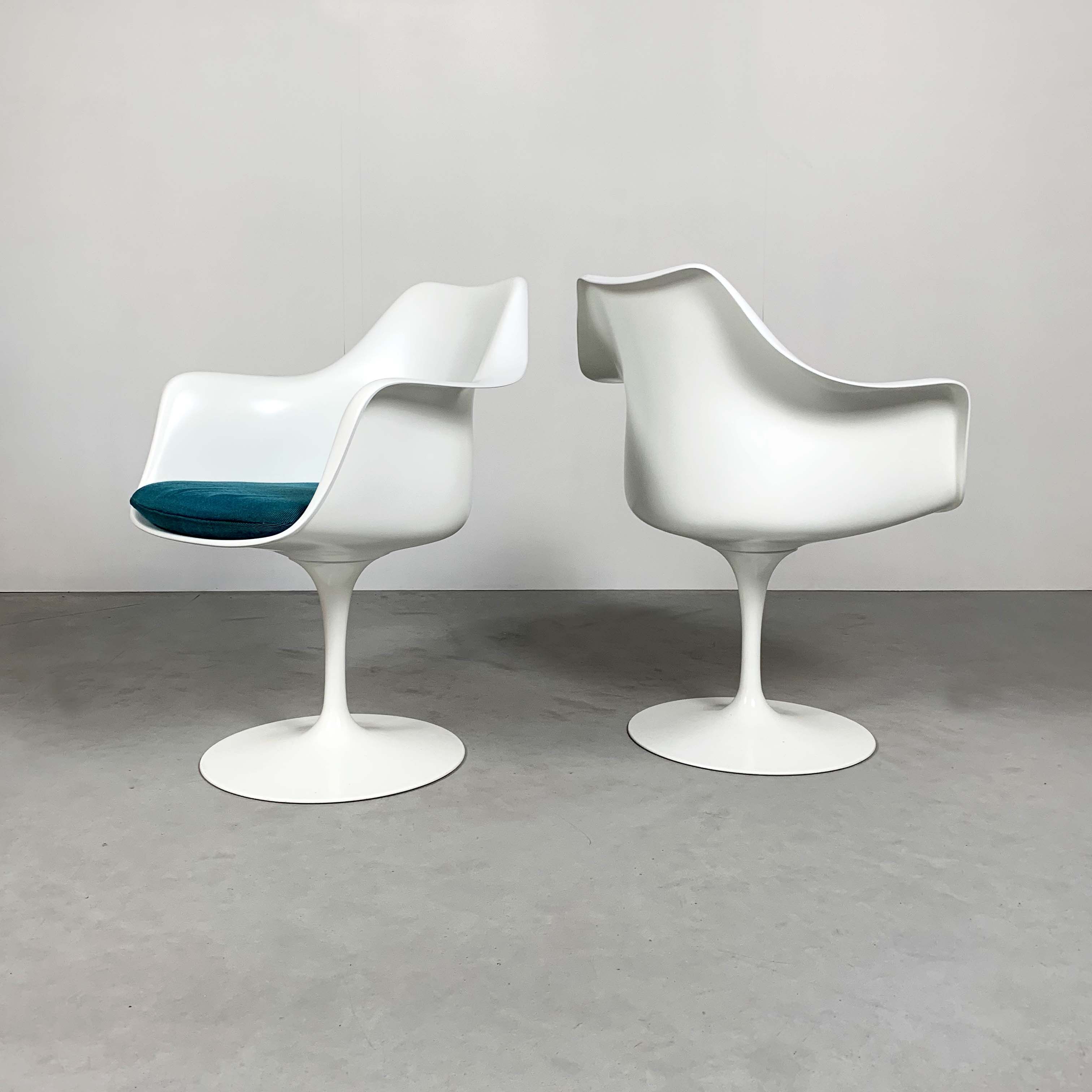 Set of 2 Tulip chairs by Eero Saarinen for Knoll, 1970