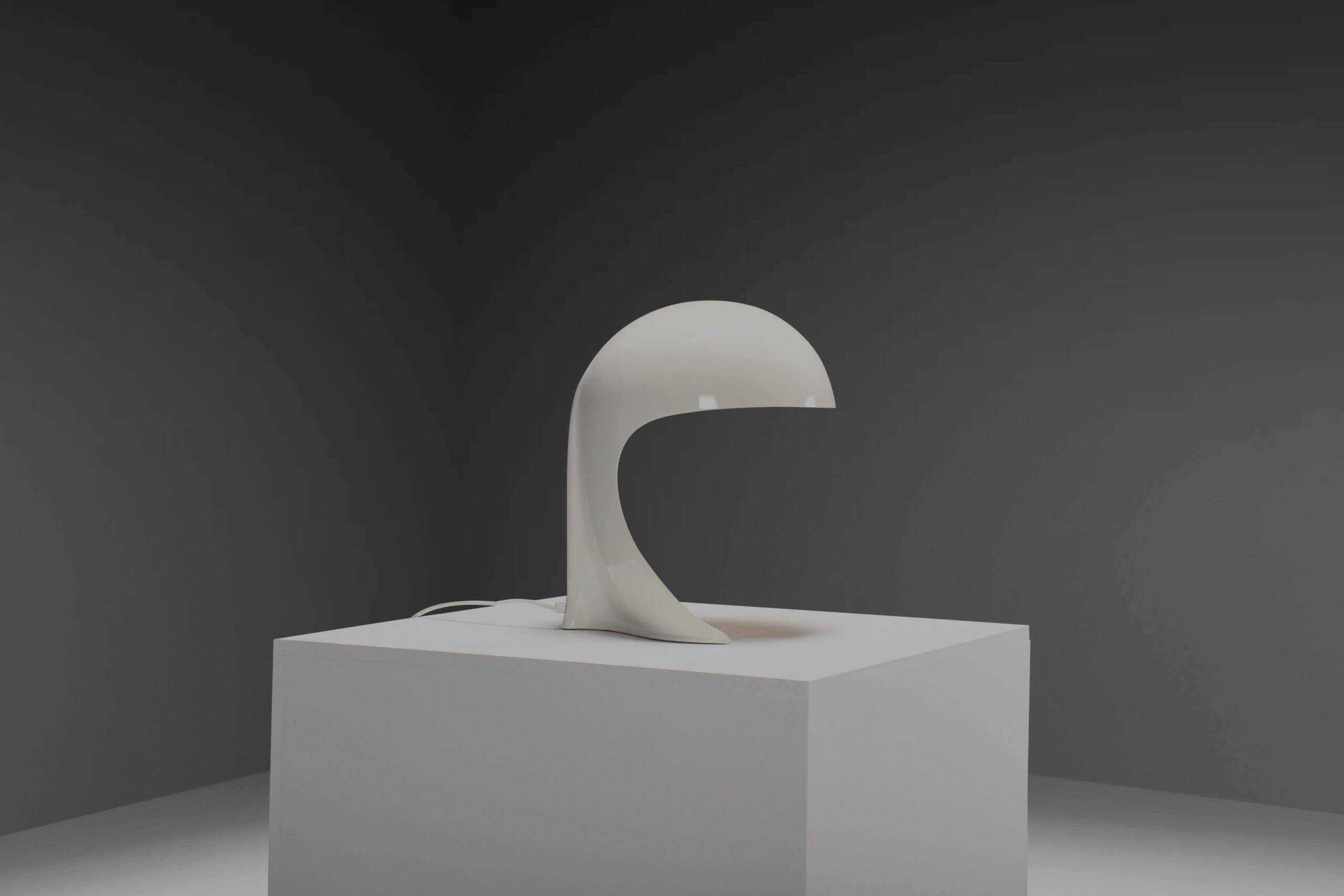 Metal 'Dania' table lamp by Dario Tognon and Studio Celli for Artemide