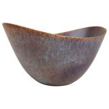 Large modern mid-century ceramic bowl Rörstrand AXK Gunnar Nylund, Sweden, 1950s.