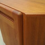 Armoire en teck, design danois, années 1970, production : Danemark