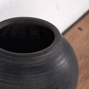 Vase ancien dans des tons sombres (c.1900) #3