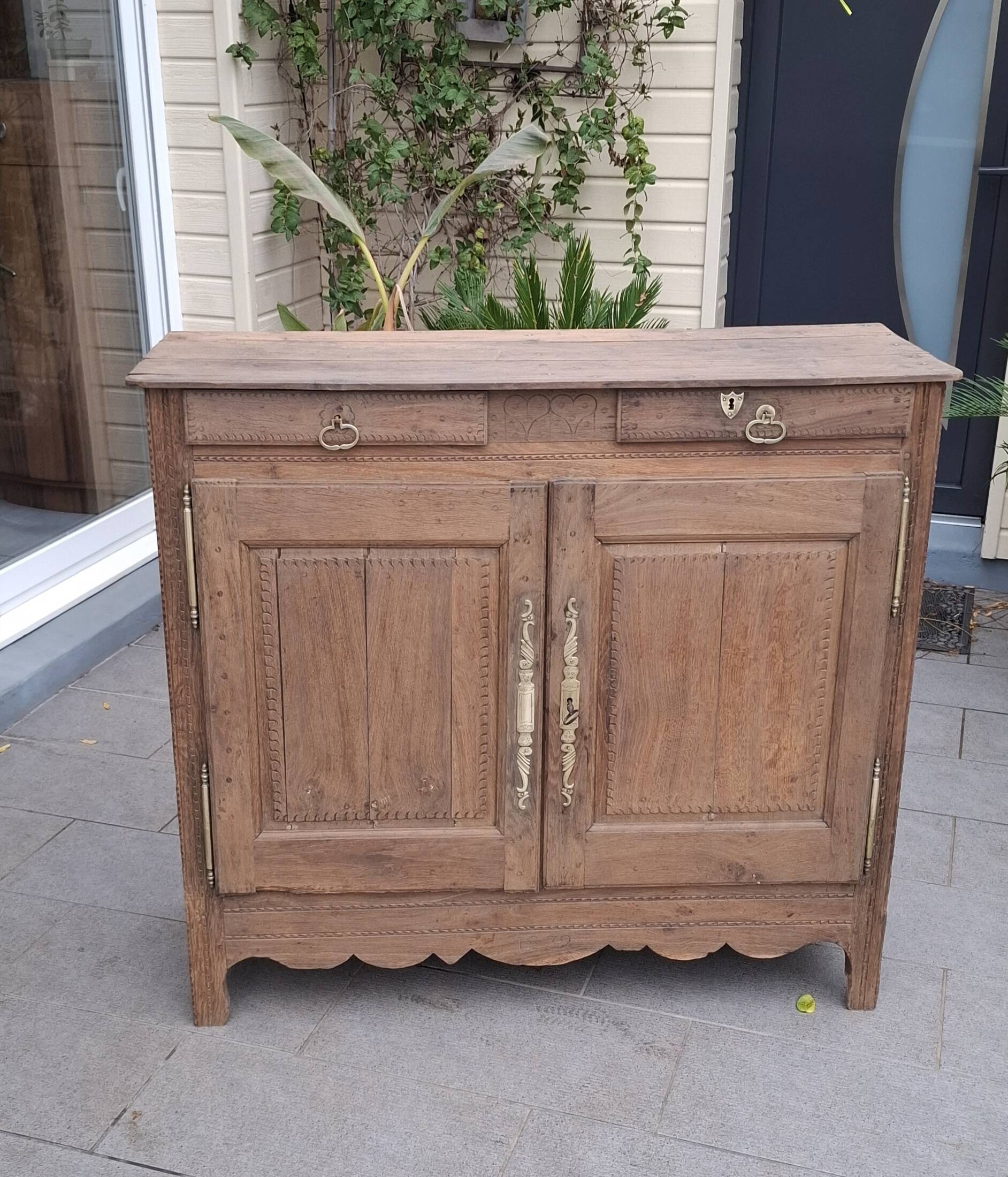 Renovated sideboard from 1839