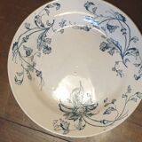 Six earthenware dinner plates from Grigny