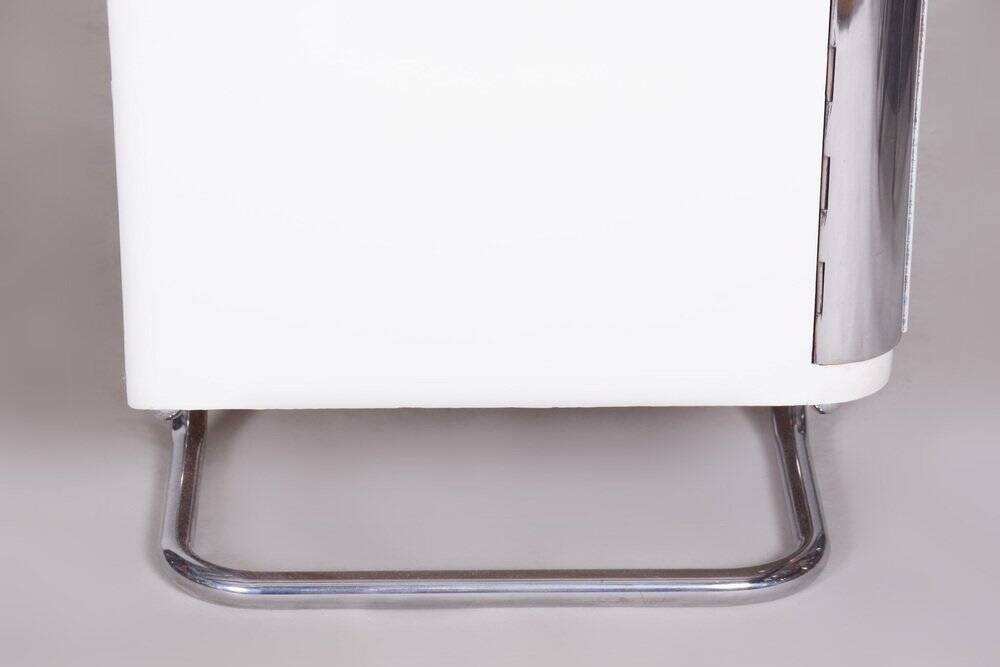 Bauhaus White Chrome-Plated Steel & Lacquered Wood Cabinet attributed to Vichr, 1930s