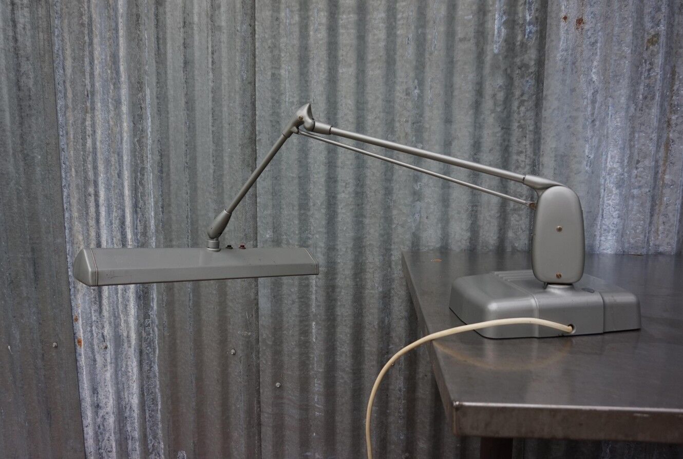 Floating industrial dazor desk lamp