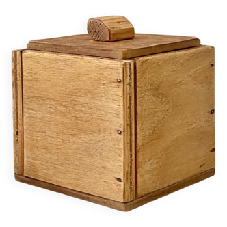 Wooden box