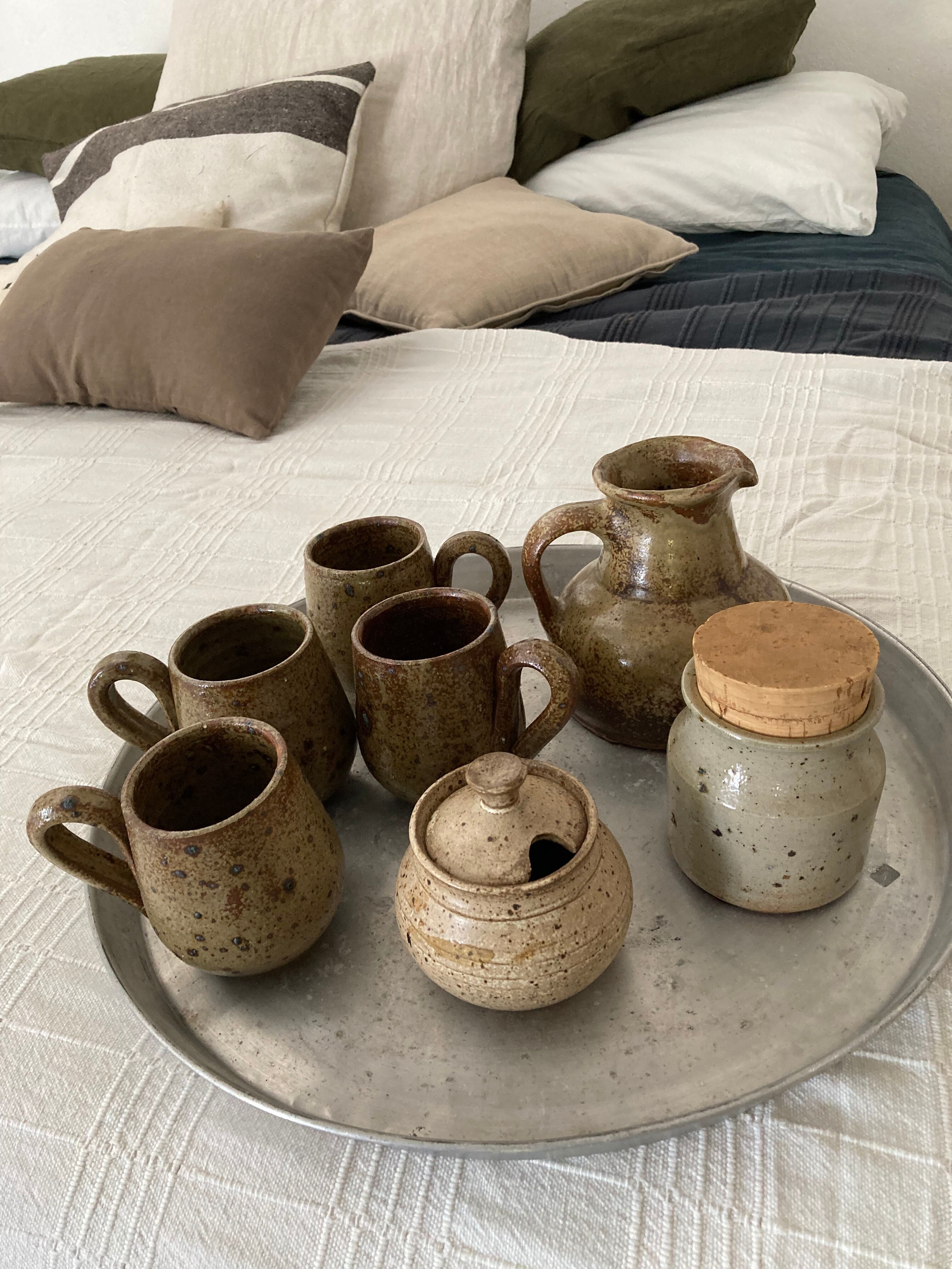 Set of 4 stoneware mugs
