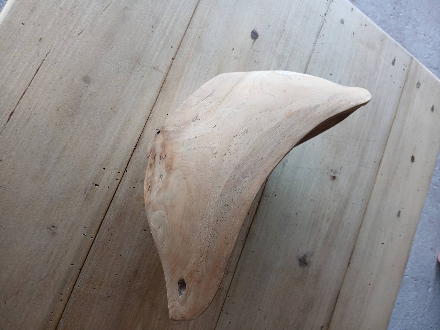 Solid wood bowl / empty pocket