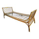 Rattan bed