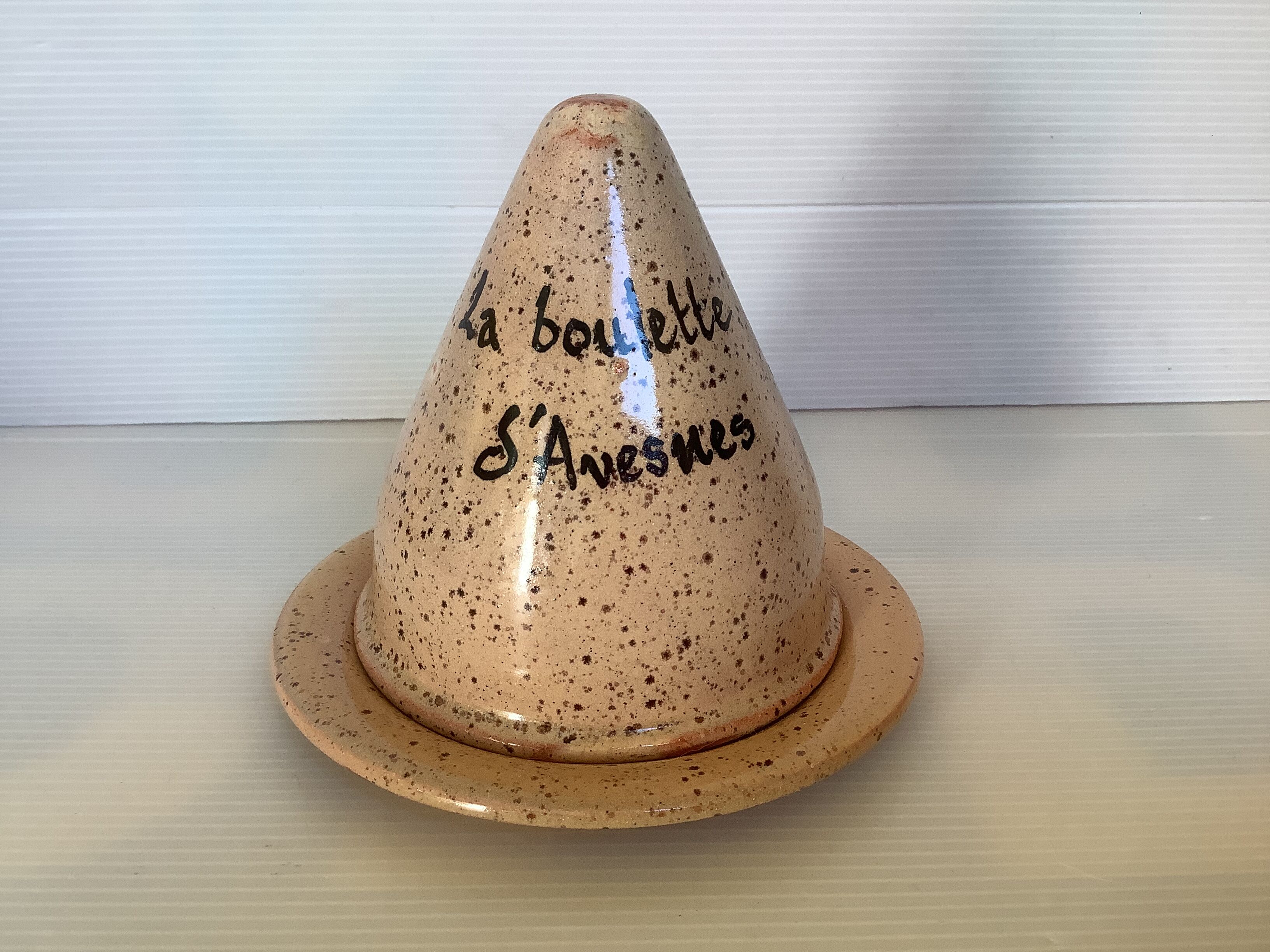 Cheese bell box ball avesnes ceramic pottery maine