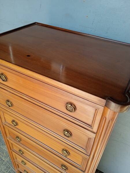 Louis XVI style weekly planner in cherry and chestnut