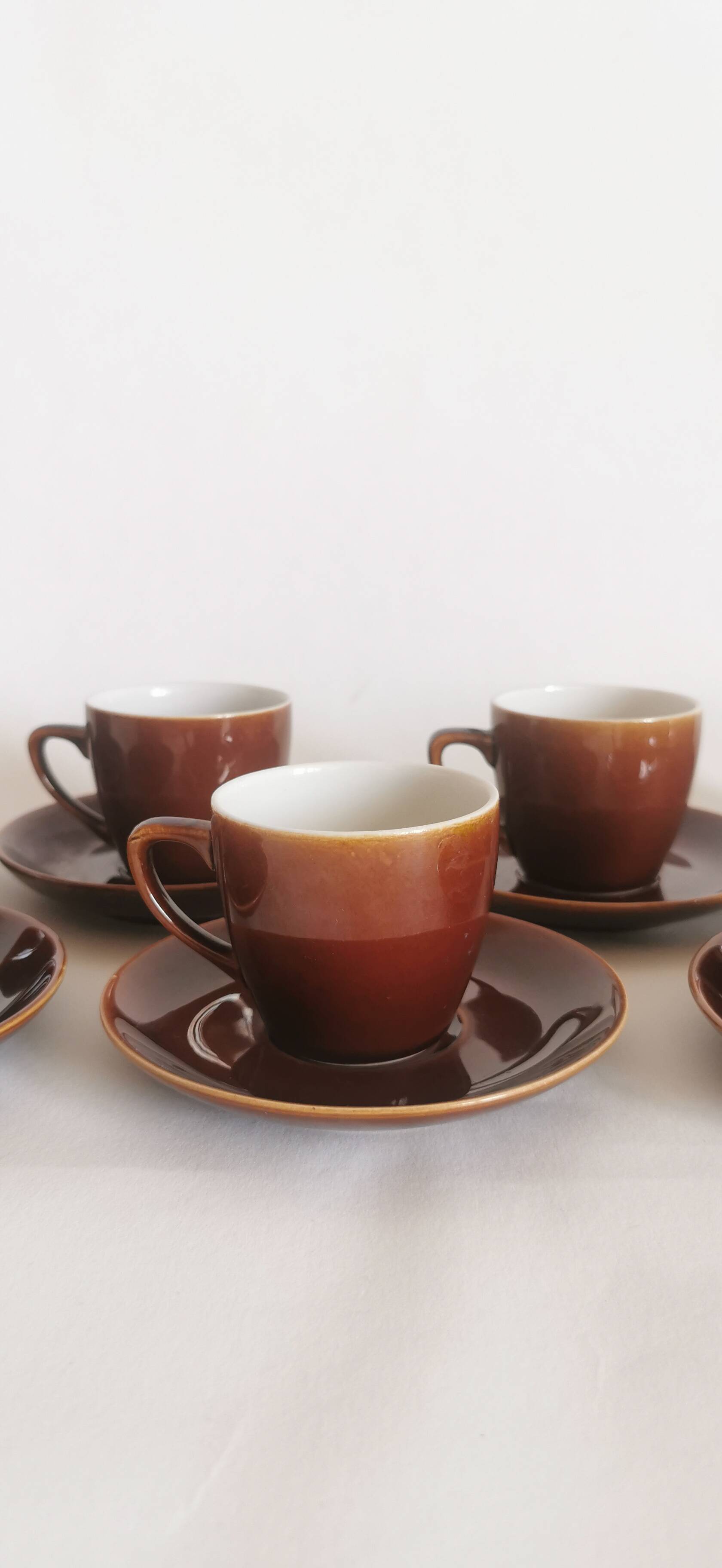 Set of 9 Villeroy and Boch mugs