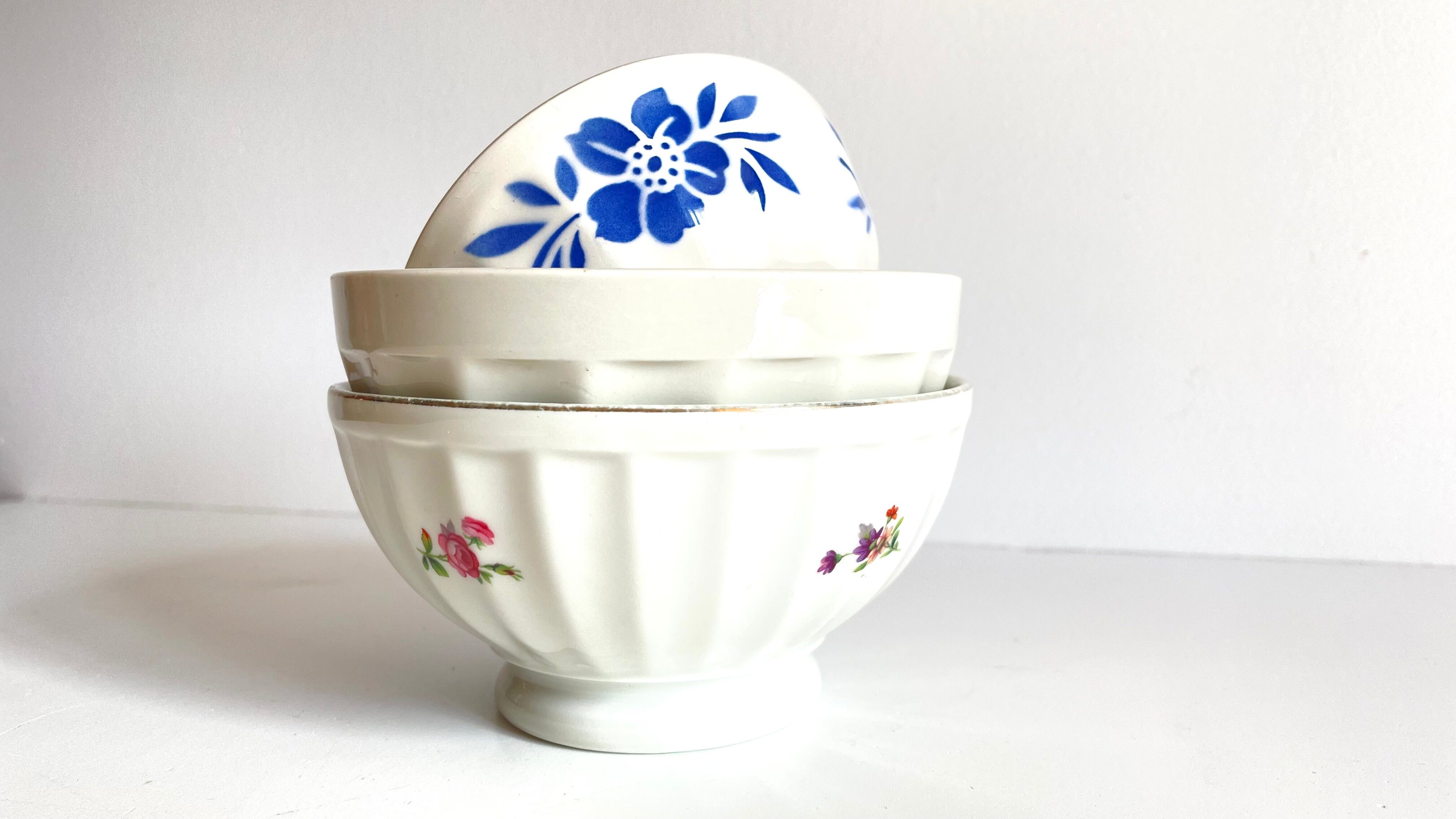 3 porcelain bowls of flowered limoges