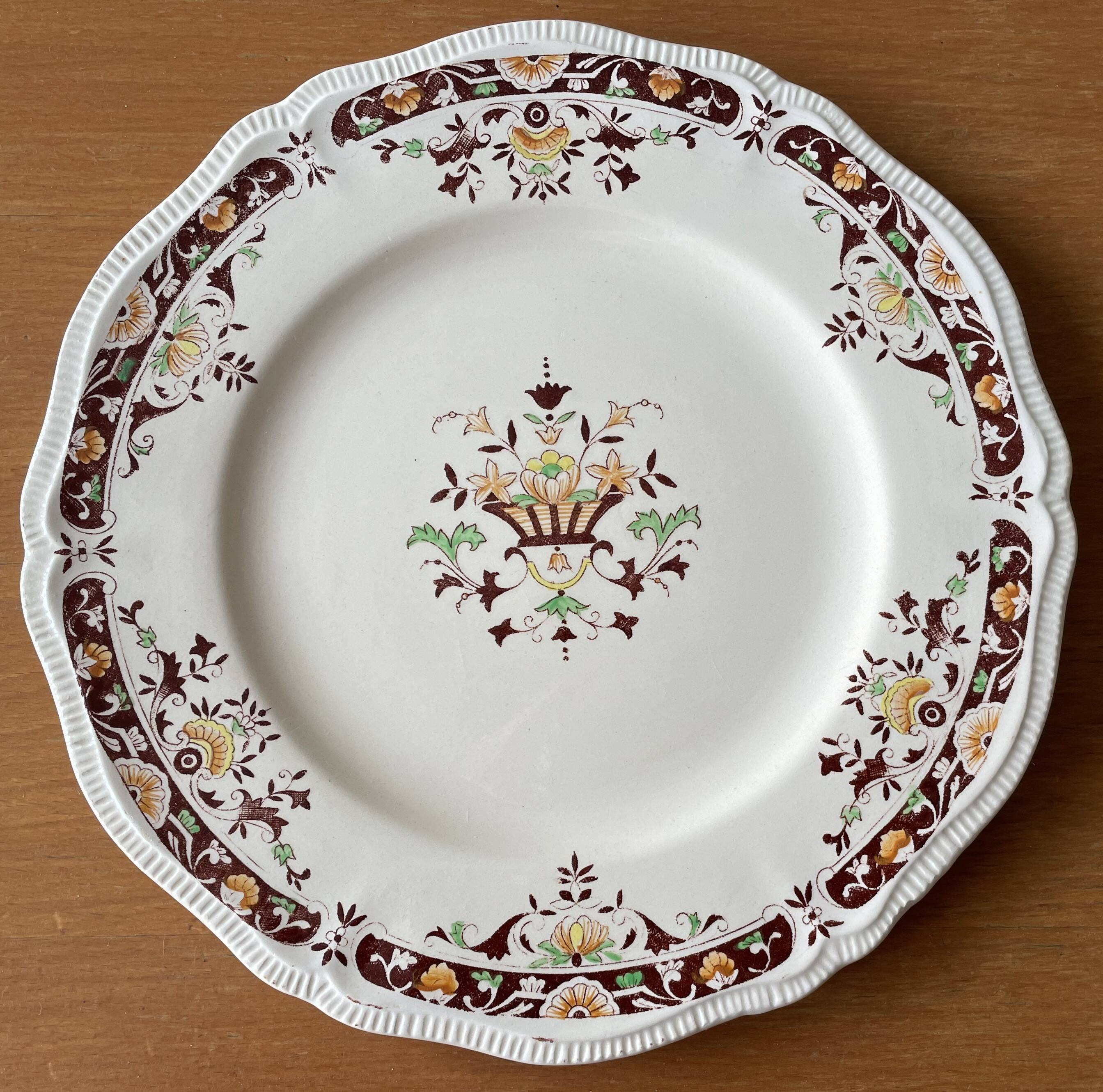 6 grandes assiettes à dessert anciennes en faïence de Longchamp