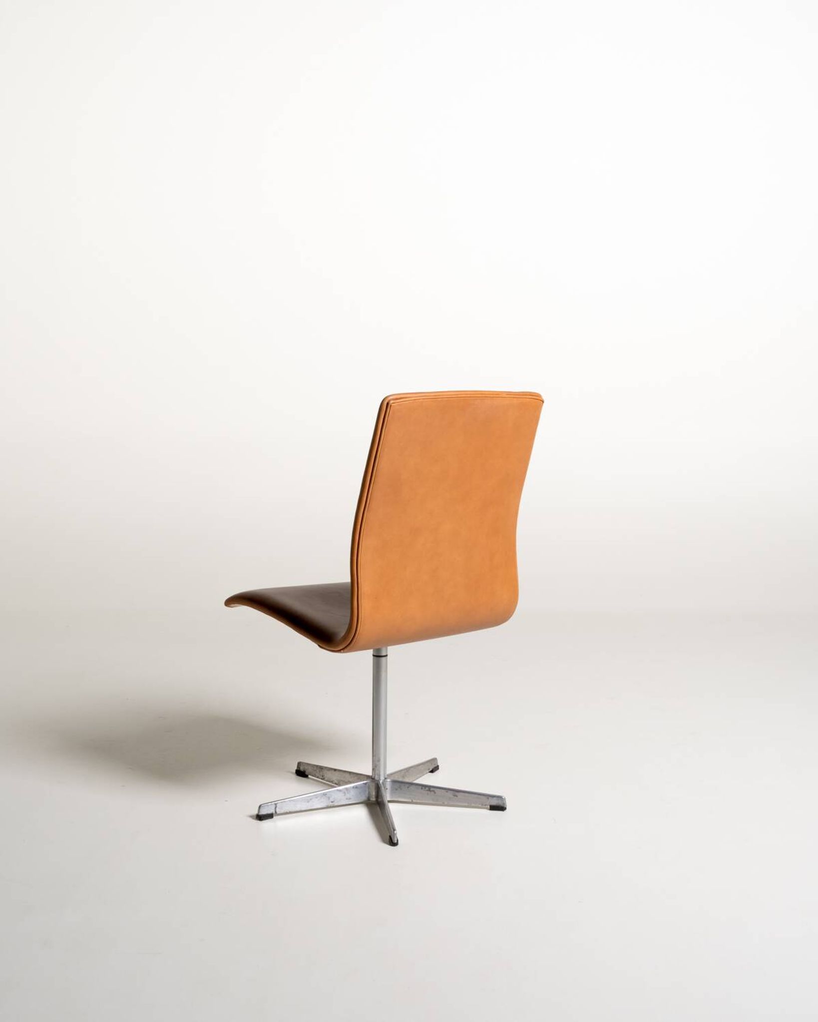“Oxford” chairs by Arne Jacobsen for Fritz Hansen, 1969