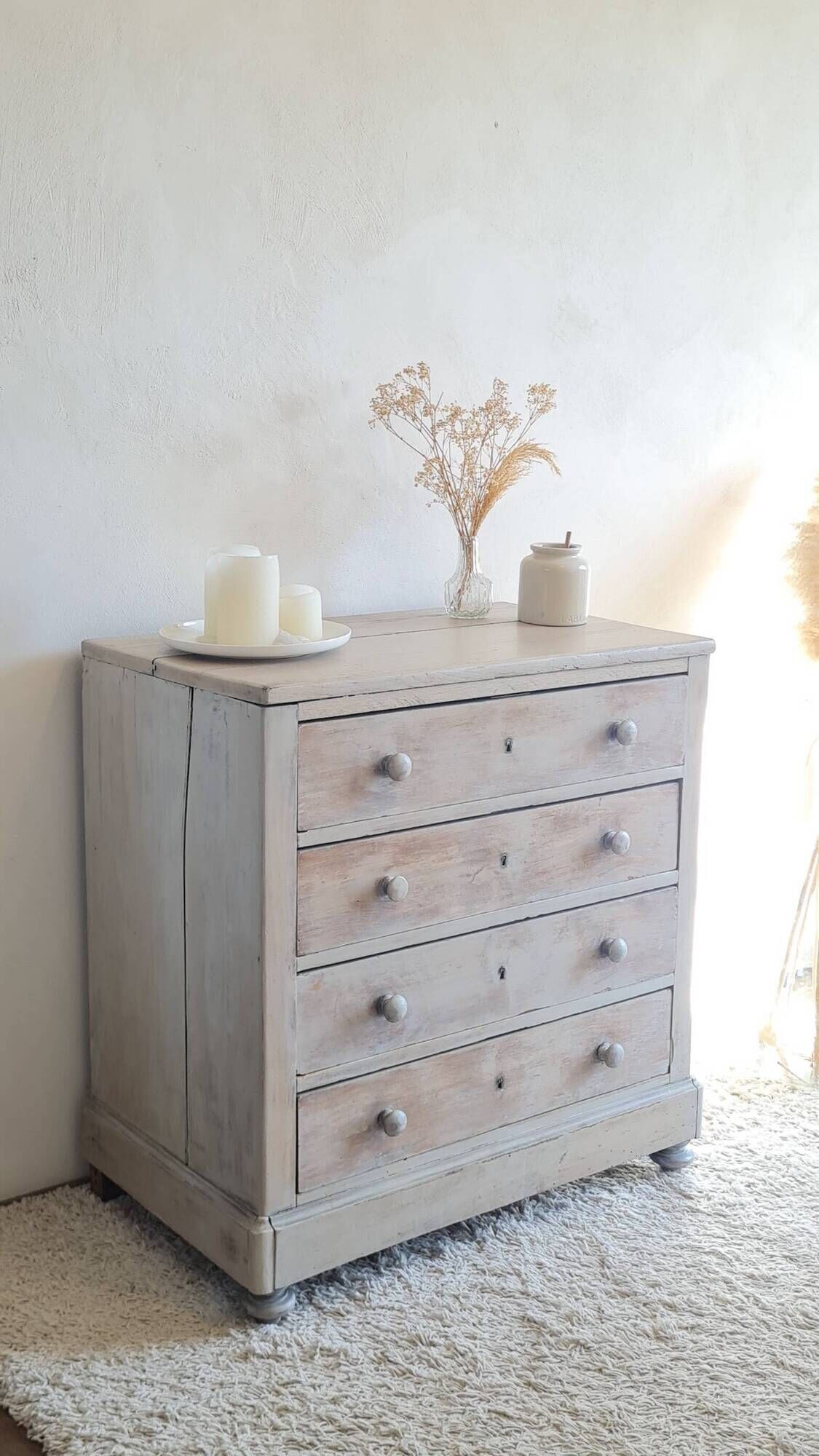 Antique English-style commode