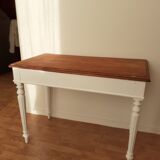 Desk/writing table