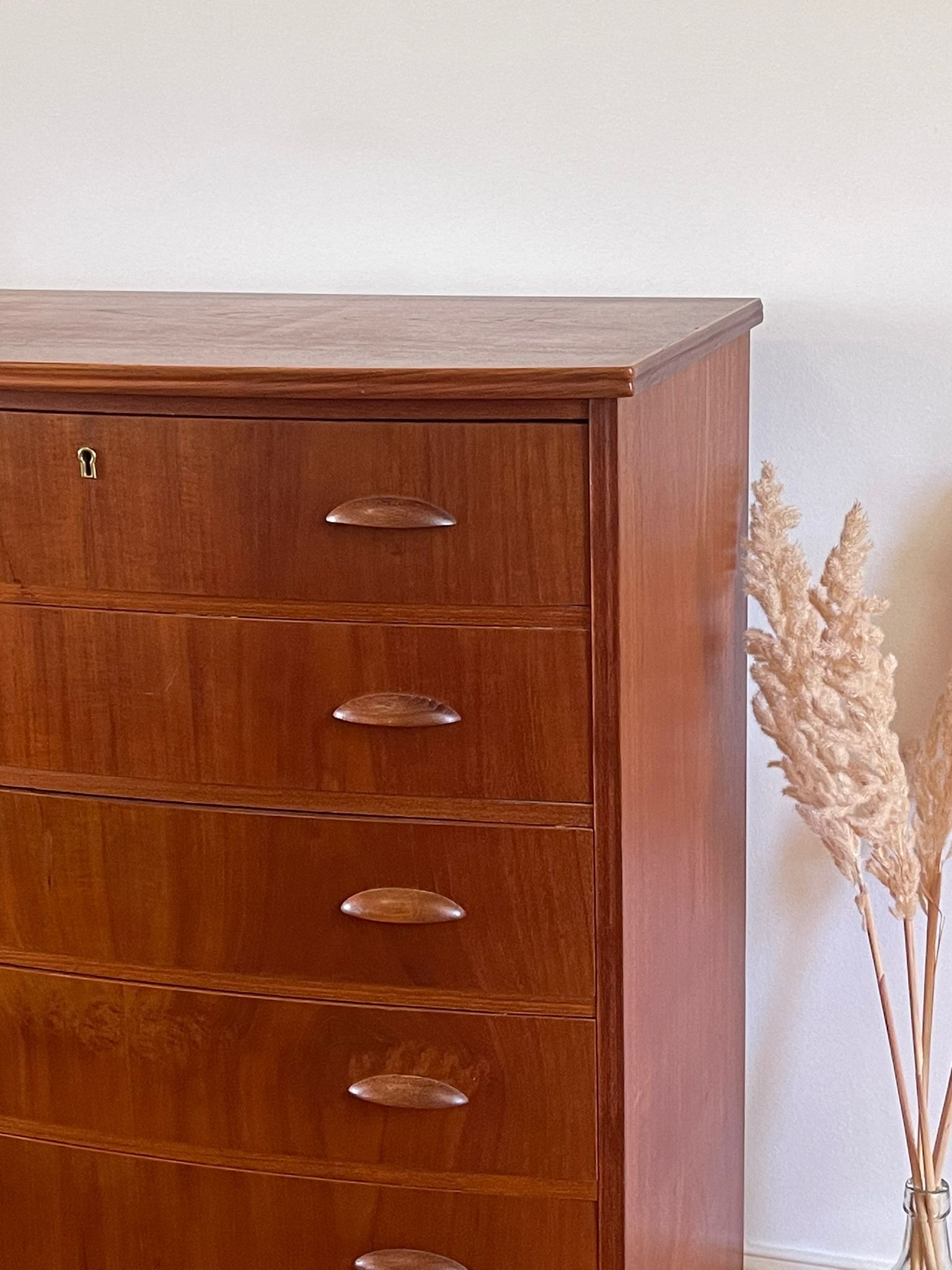 Danish teak chest of drawers with 6 drawers.