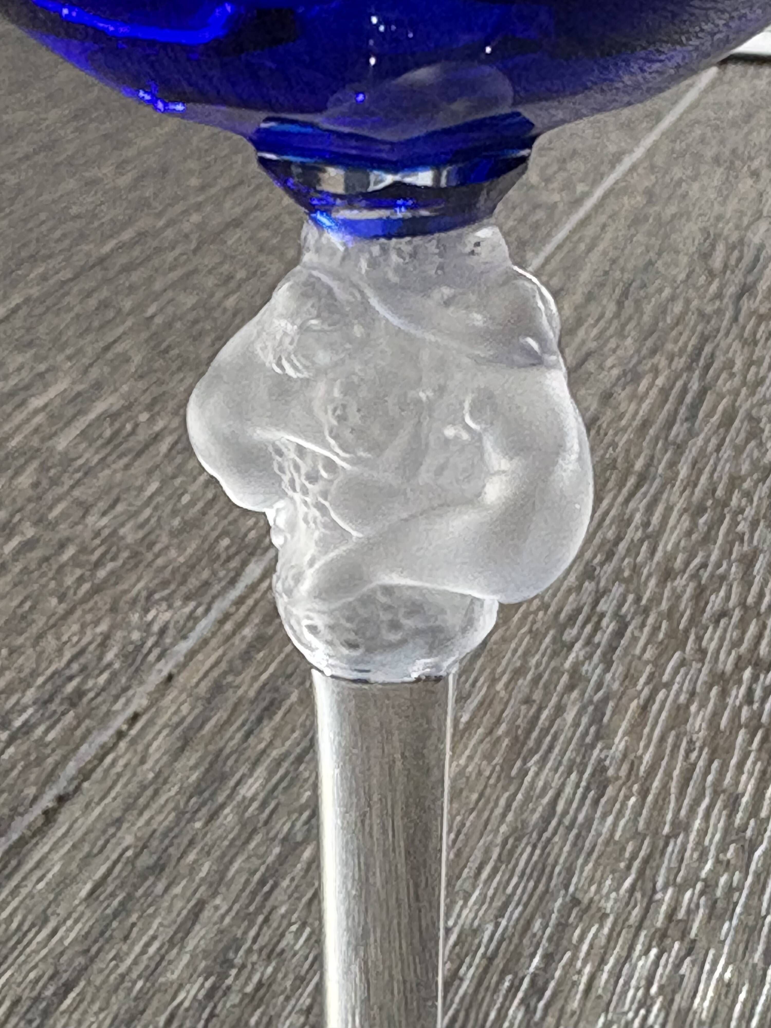 Verre Lalique modèle Roxanne bleu indigot