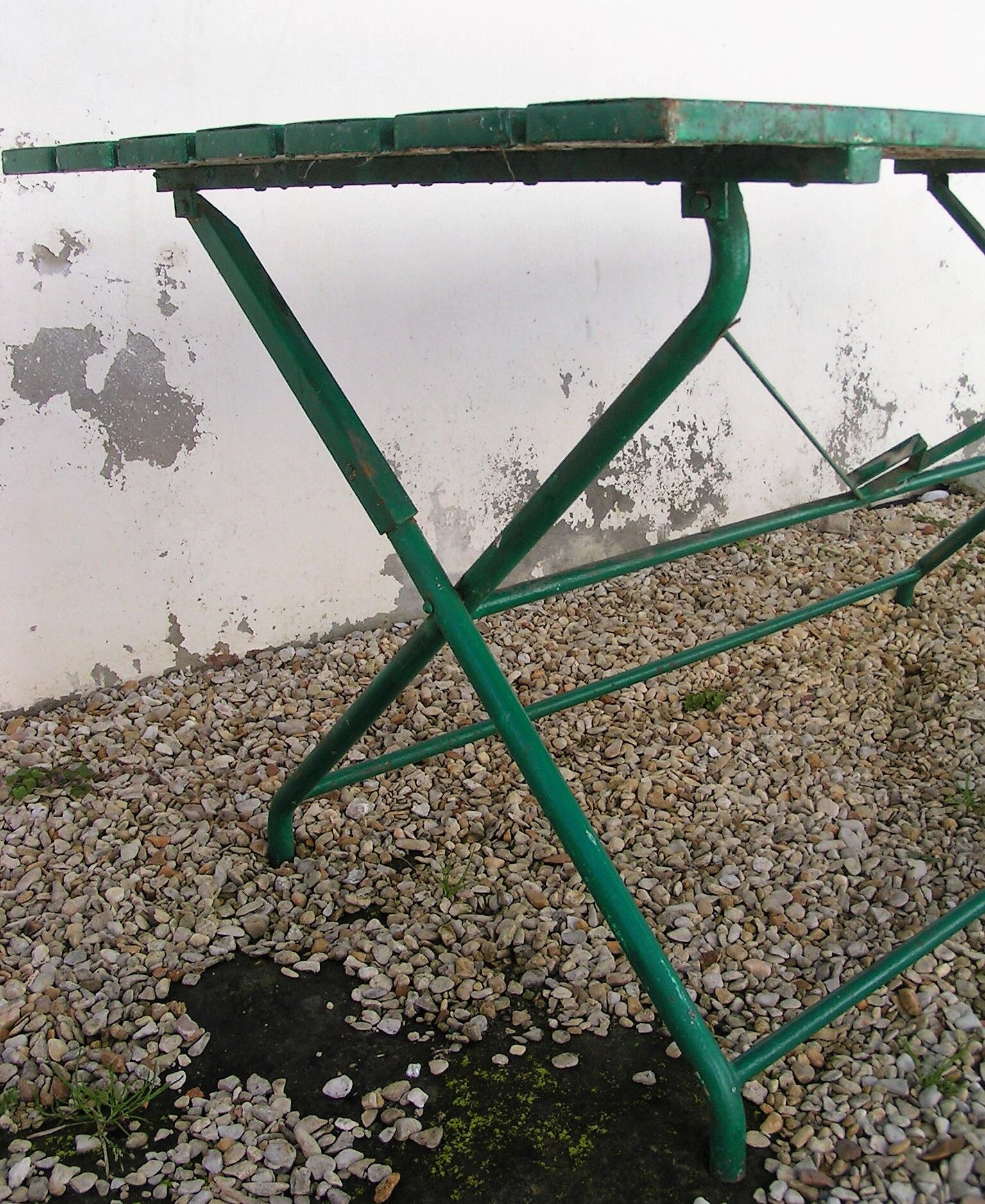 Folding garden table