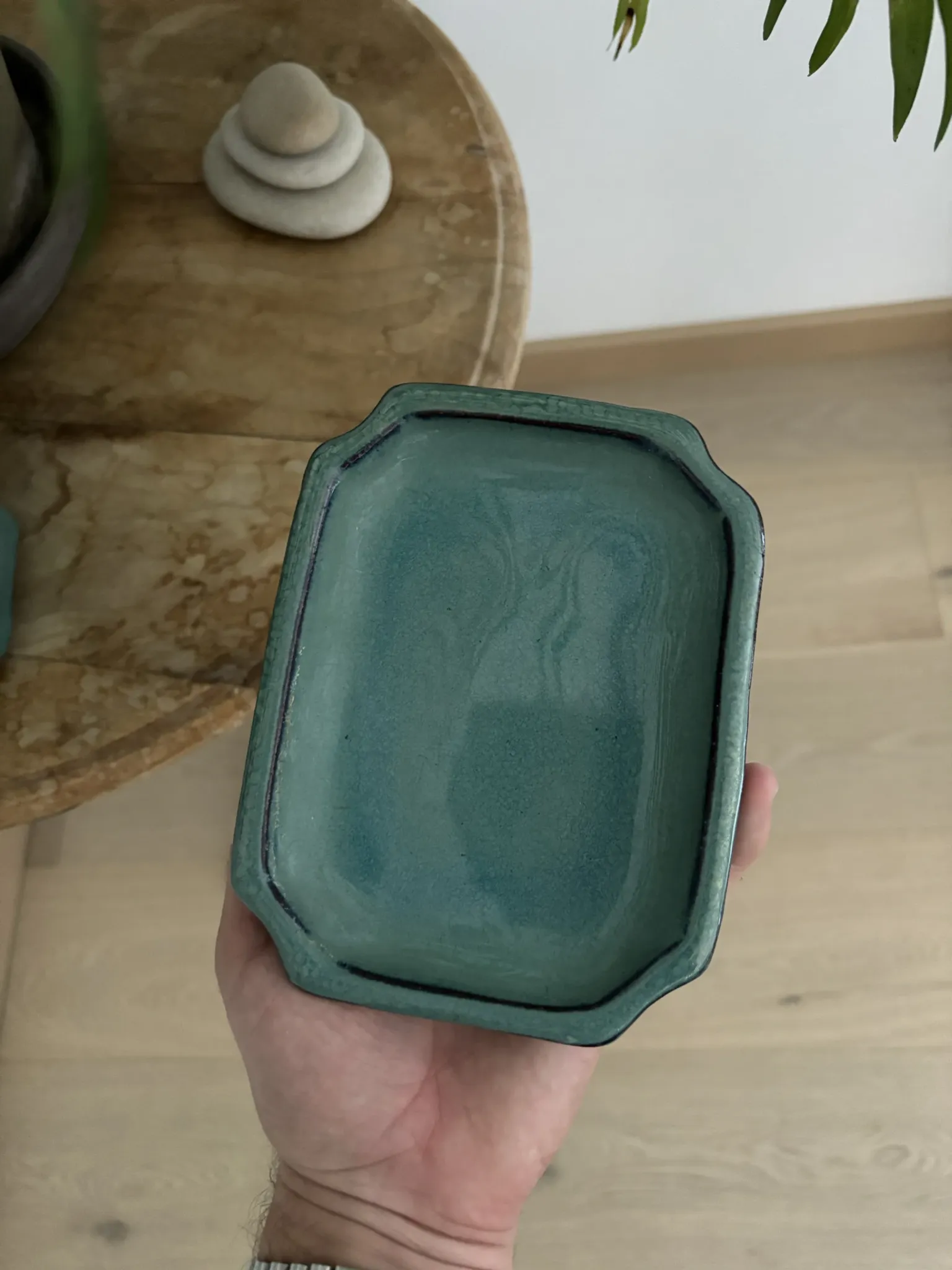Light green ceramic flower pot