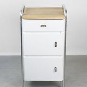Cabinet industriel du milieu du siècle