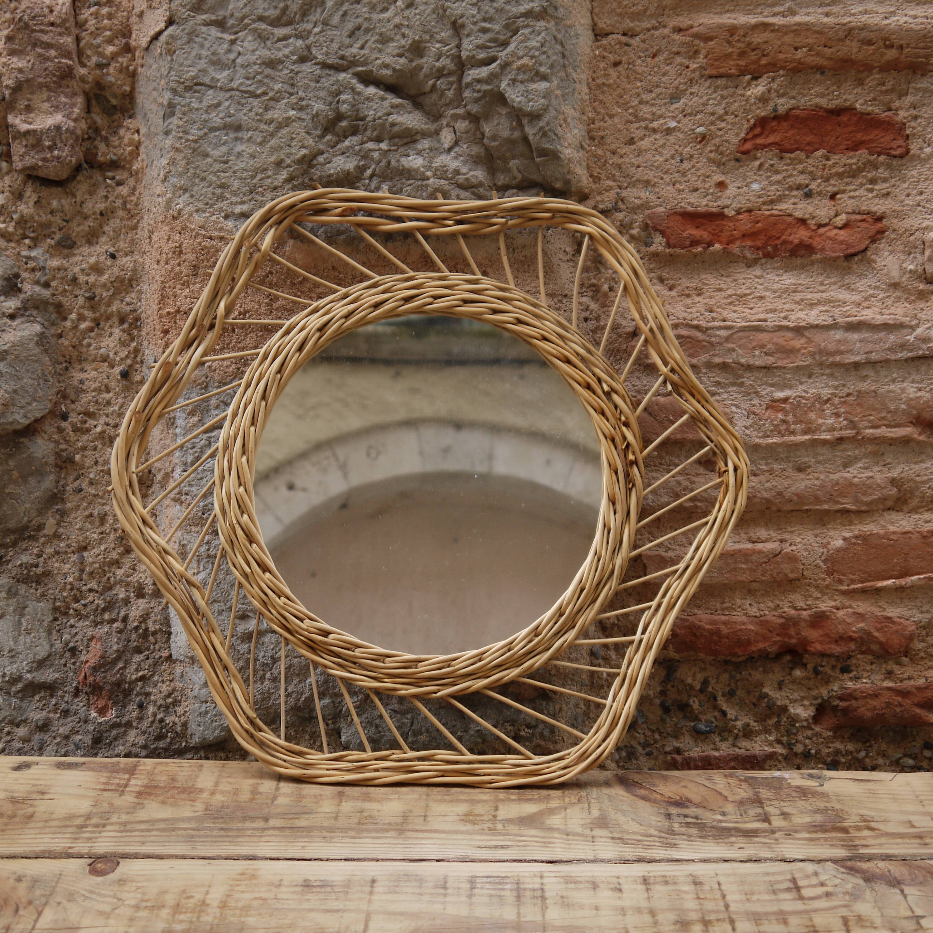 Rattan mirror  48x48cm