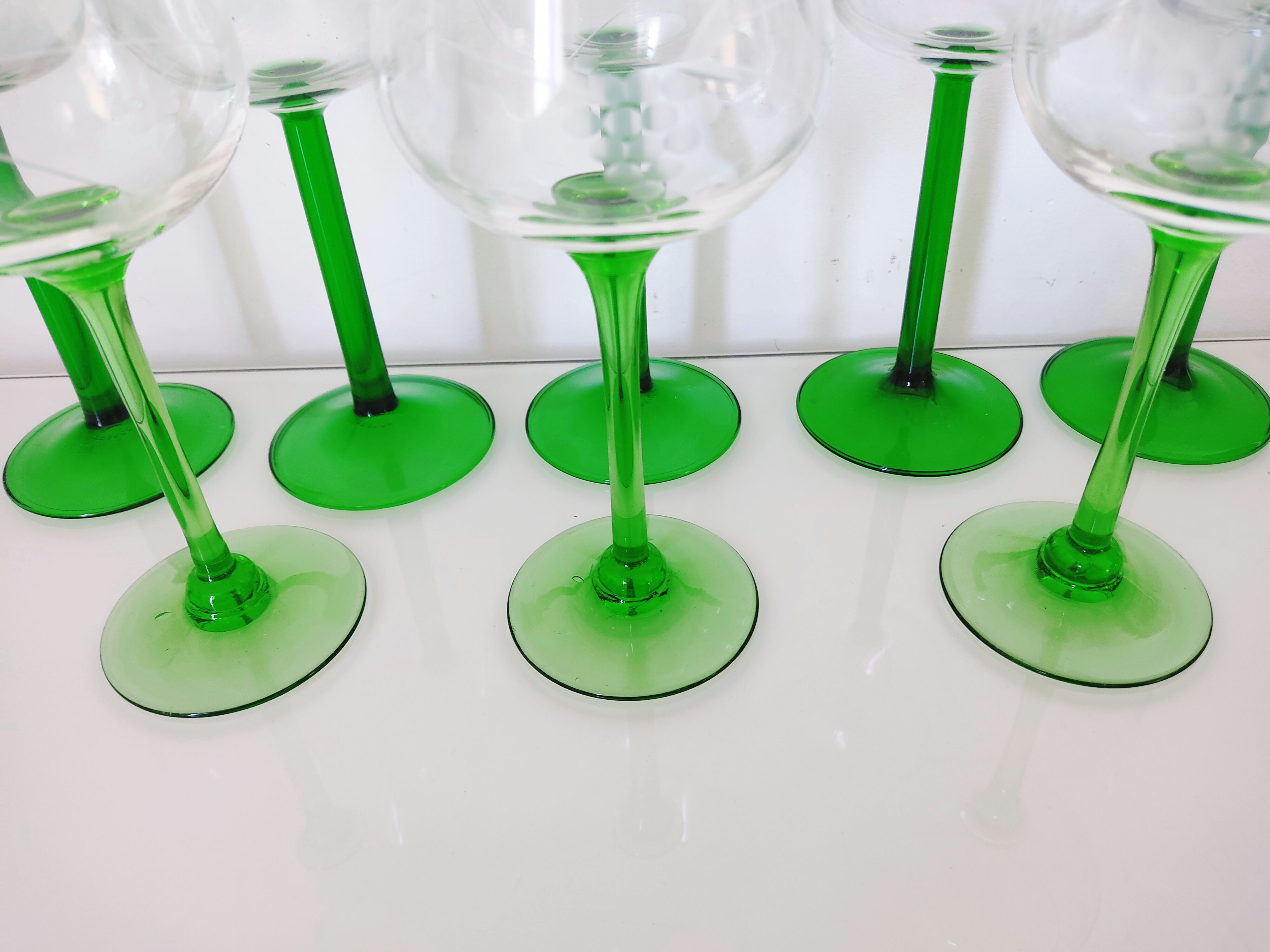 Set of 8 Glasses of La Rochère Crystal Wine and Glass