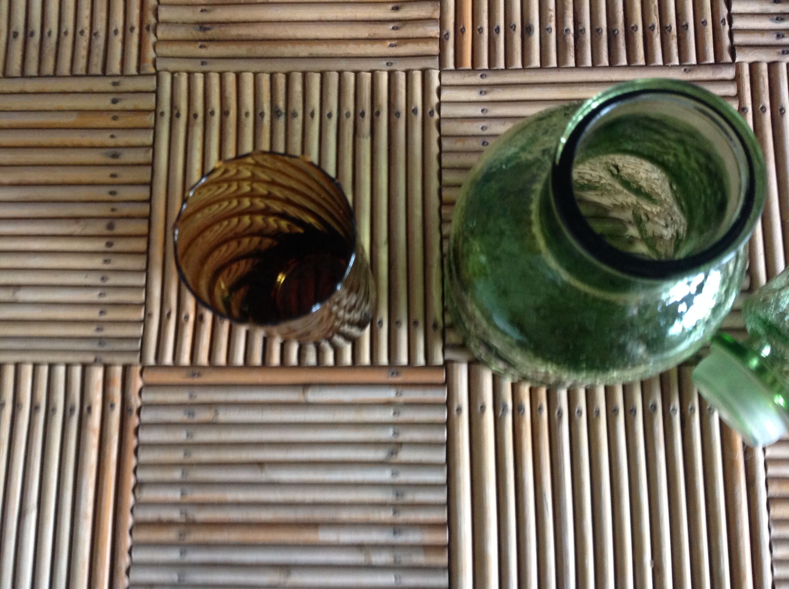 Carafe année 70 avec son verre à orangeade ambré