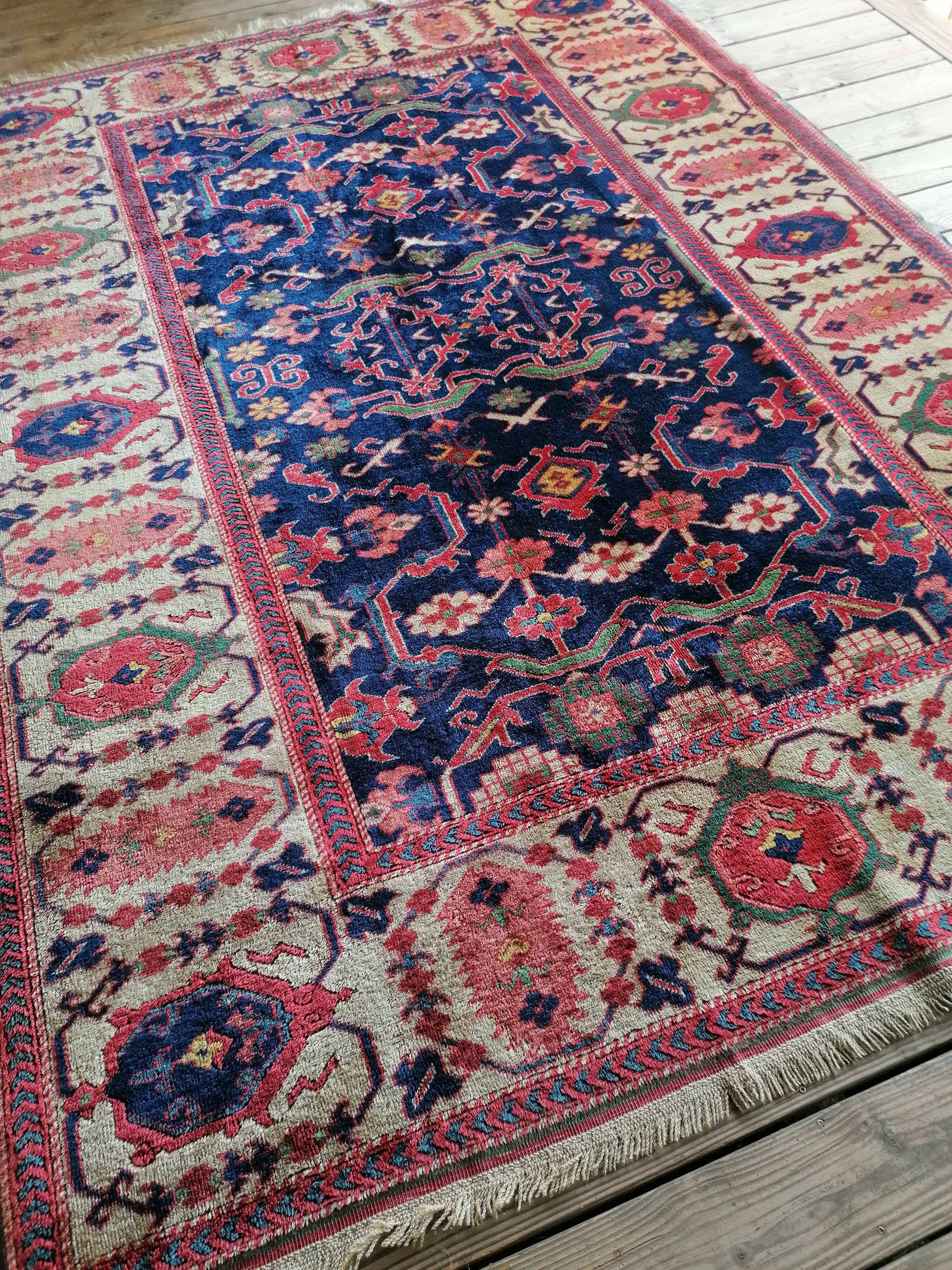 Antique Persian Heriz Afshar rug 200 x 276 cm