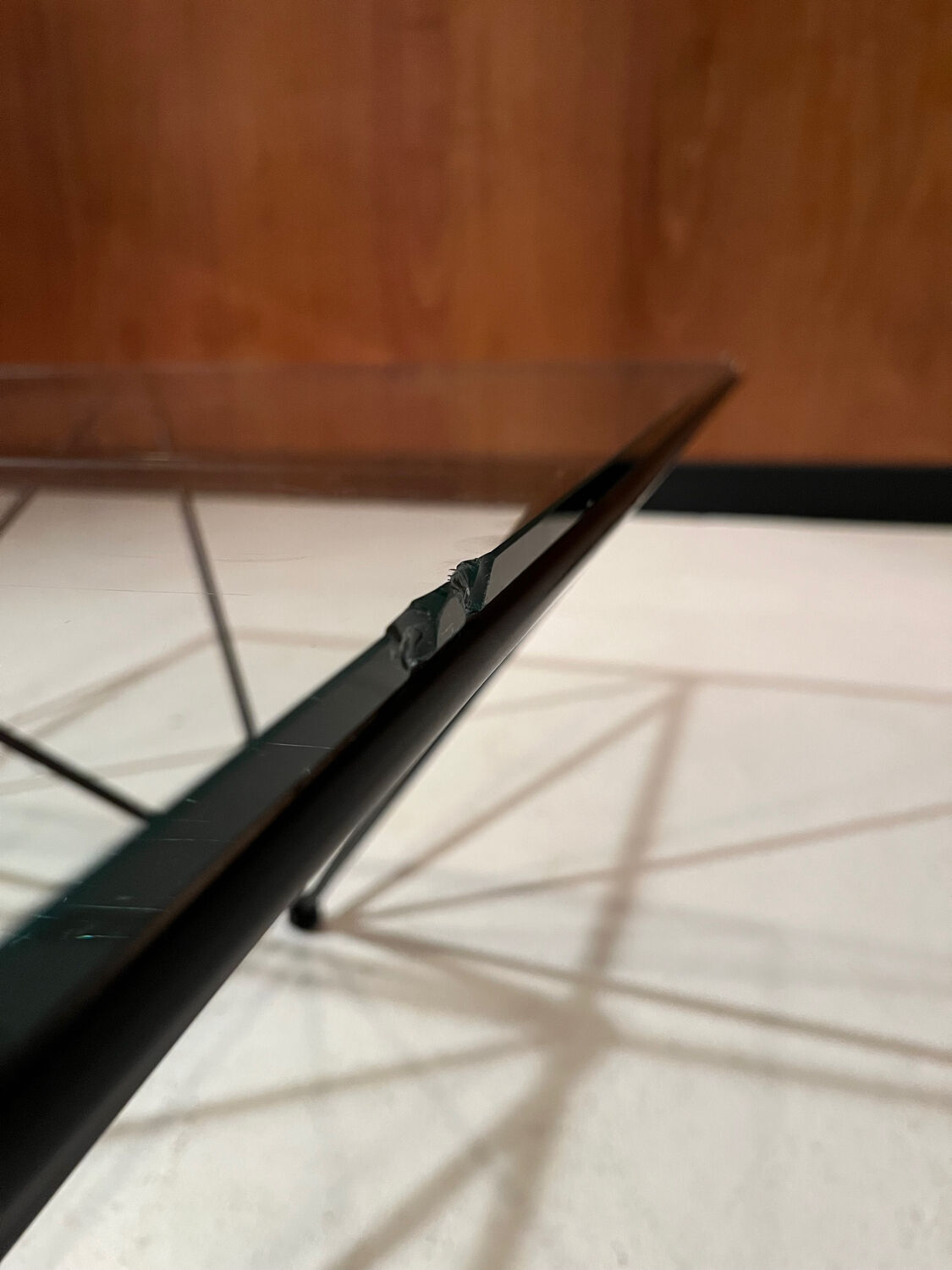 Alanda-style glass and steel coffee table from 1990.