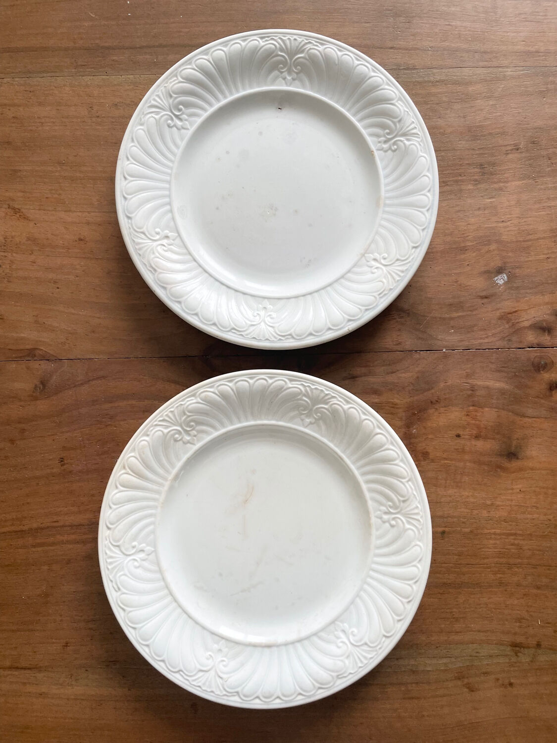 2 Creil and Montereau white plates