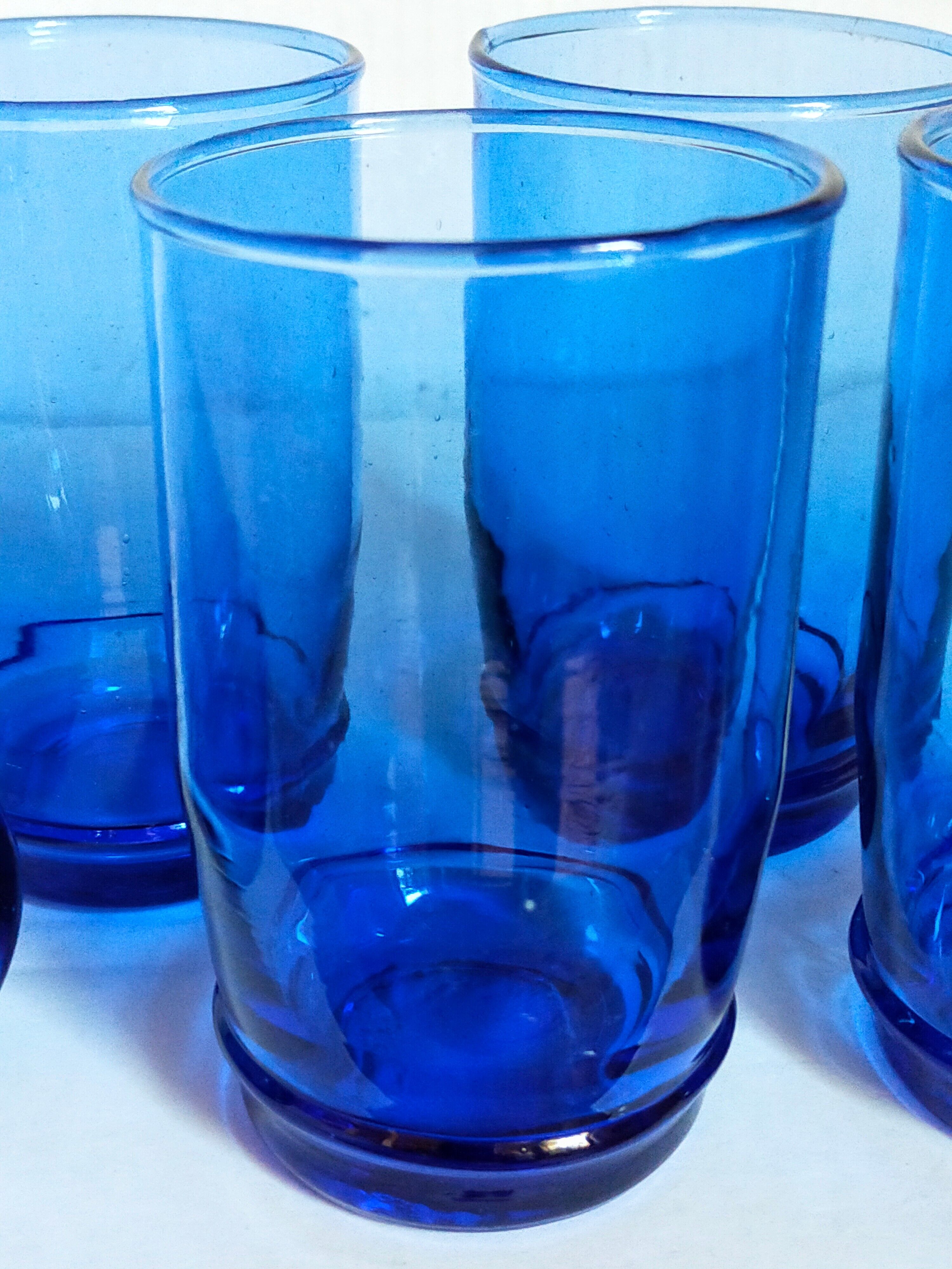 Cinq verres de verrier en verre soufflé vintages