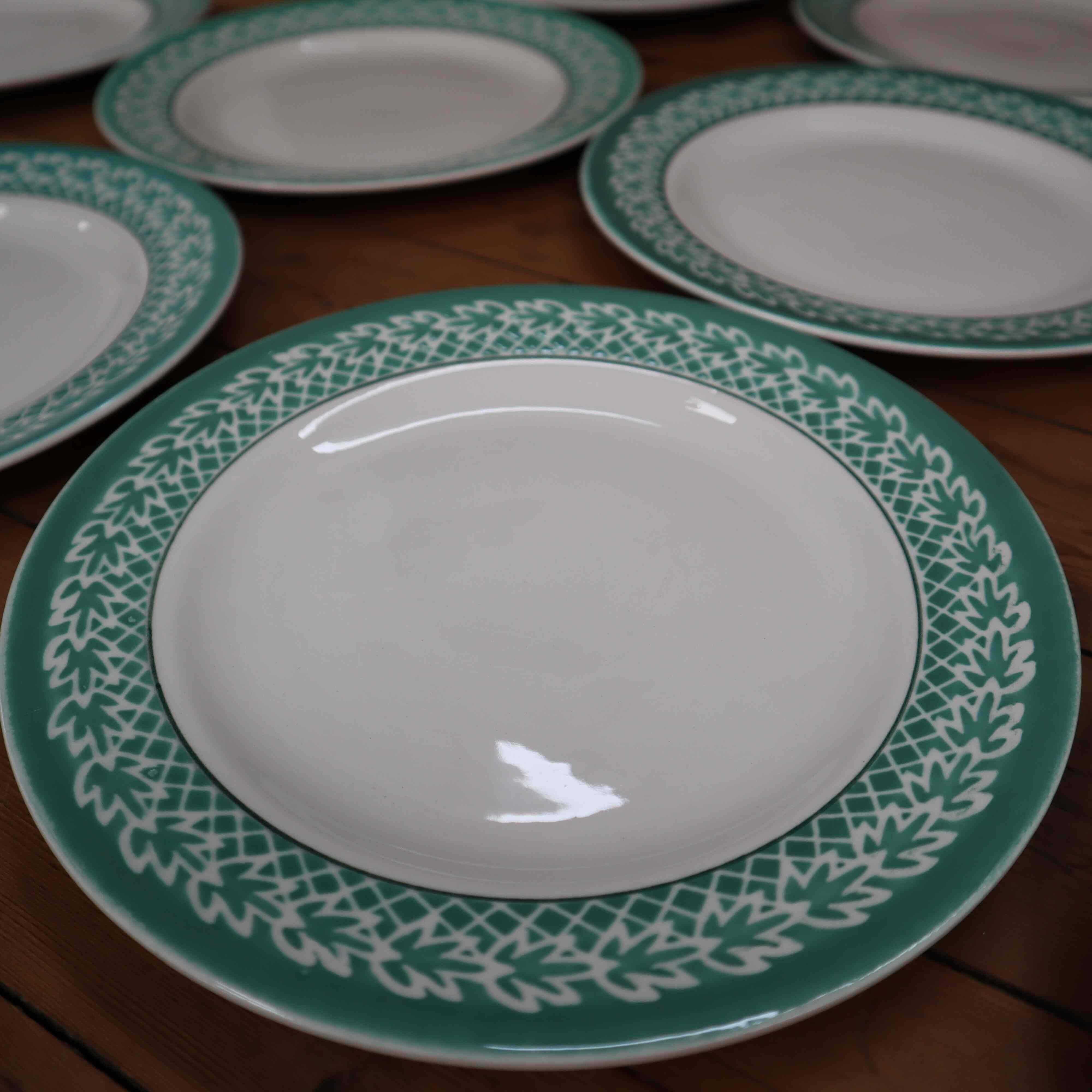Set of 8 KIFO L'Amandinoise flat plates with green leaf decor