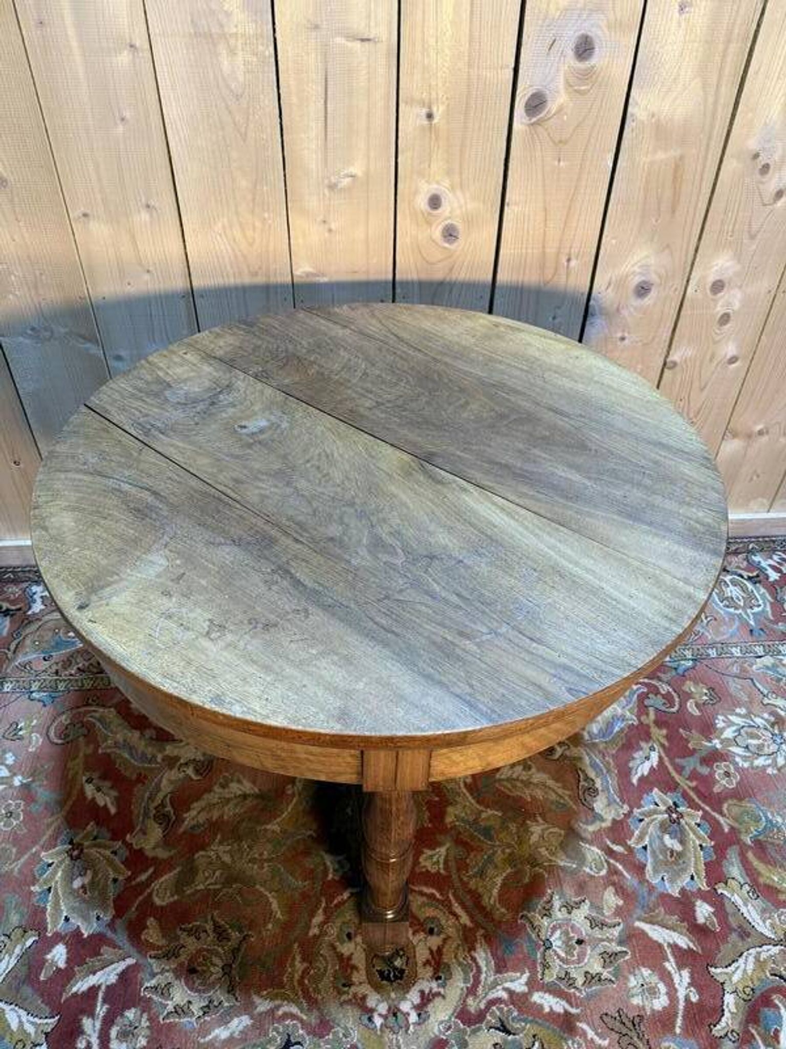 Table ronde d'appoint - Guéridon époque Louis Philippe en noyer massif