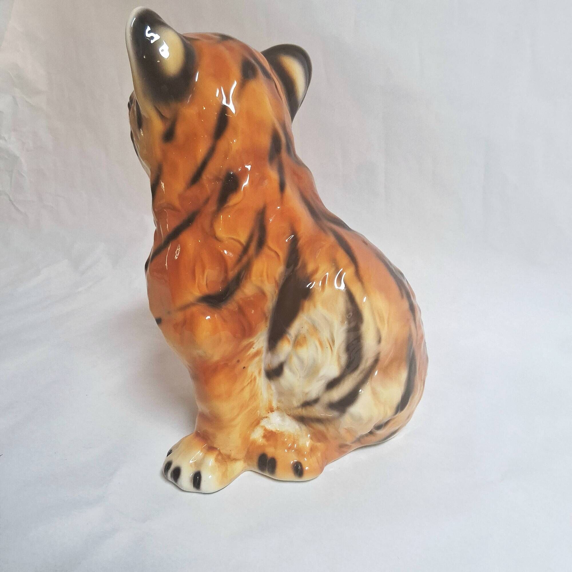 Vintage animal sculpture in Italian ceramic depicting a tiger cub.