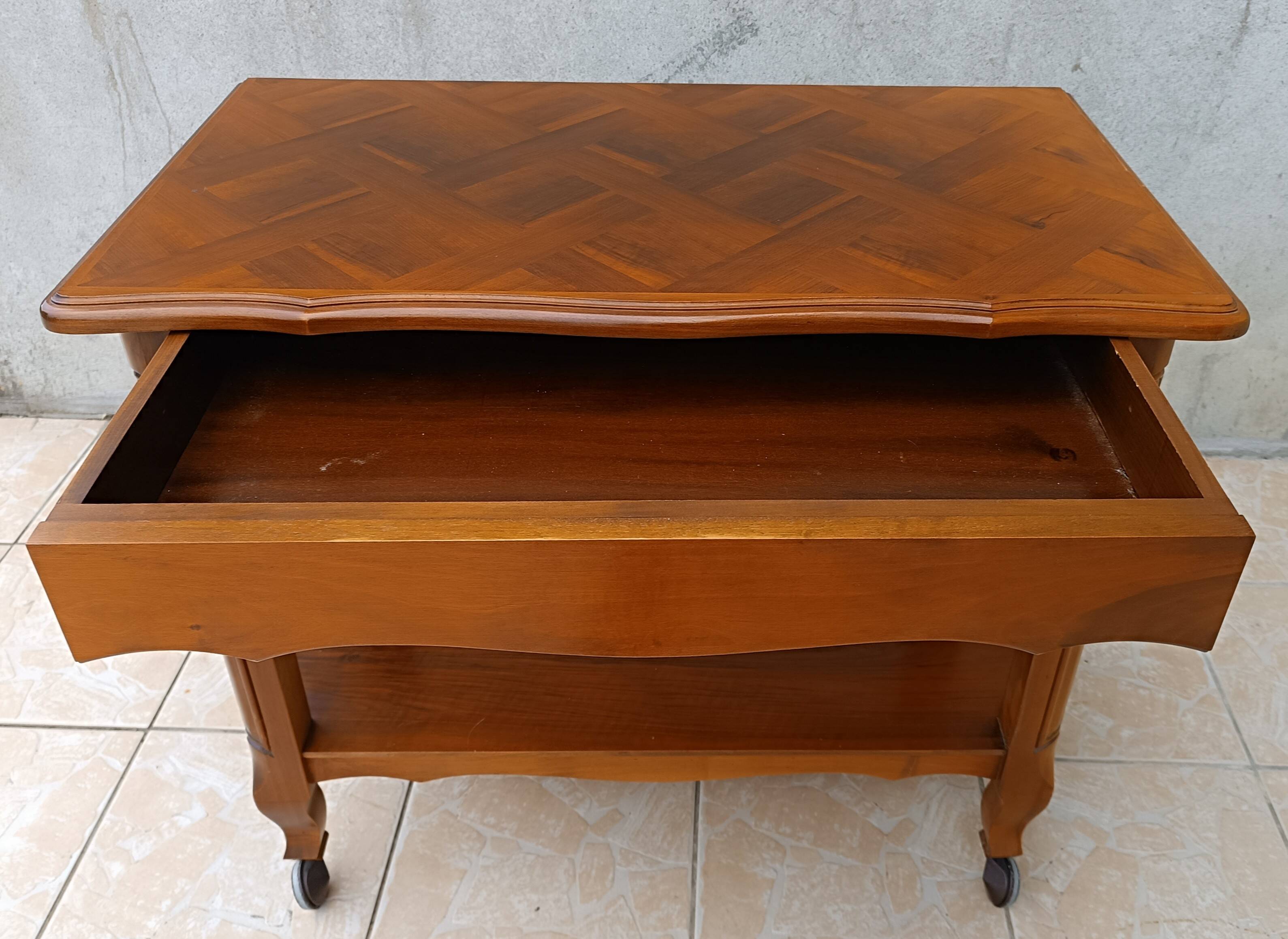 English-style cherrywood serving trolley