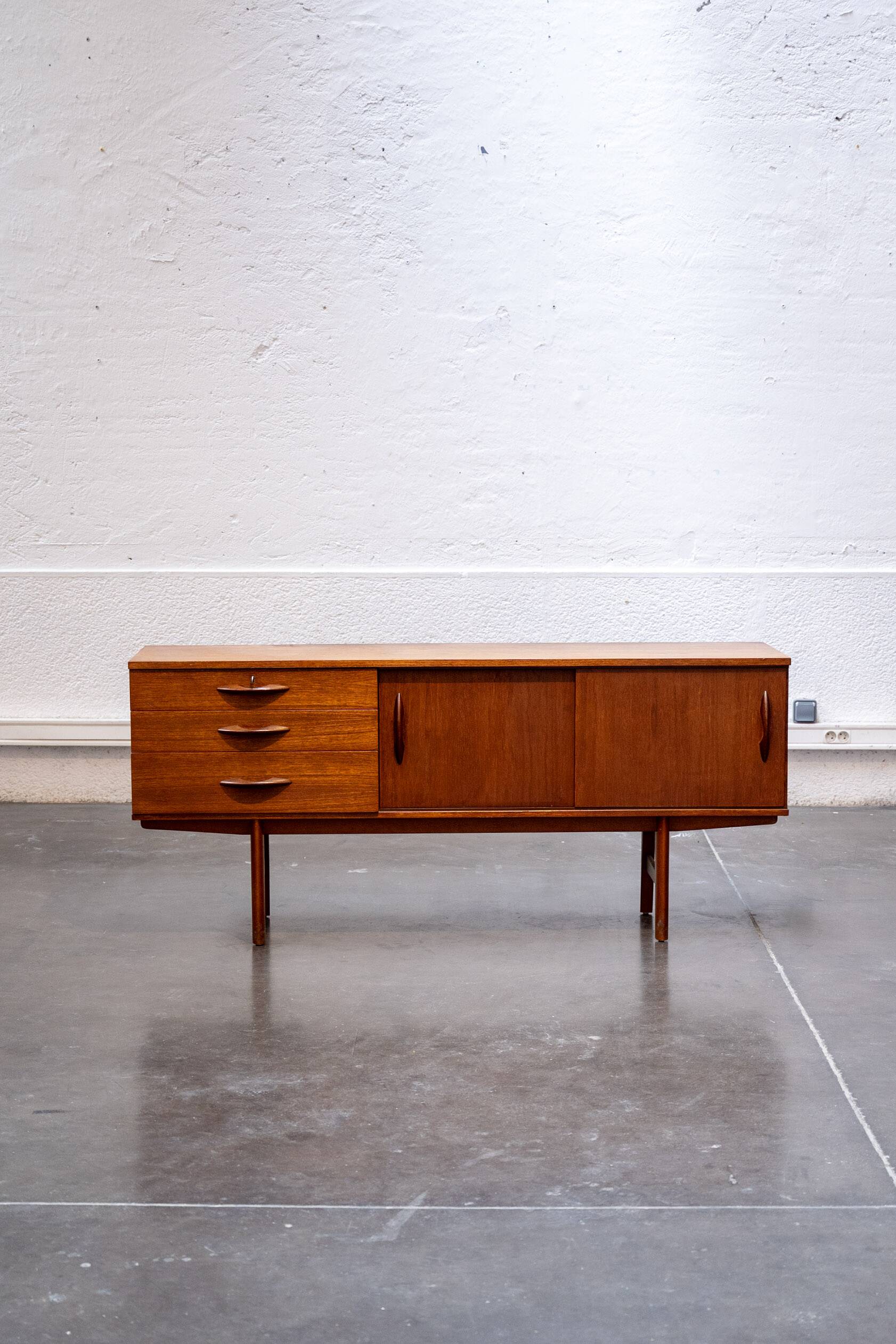 AVALON sideboard