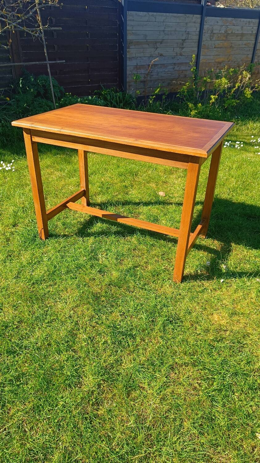 Table de ferme ancienne en bois – authenticité & charme rustique