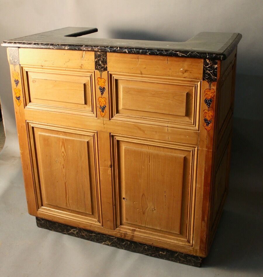 Banque comptoir en sapin à décor de raisins