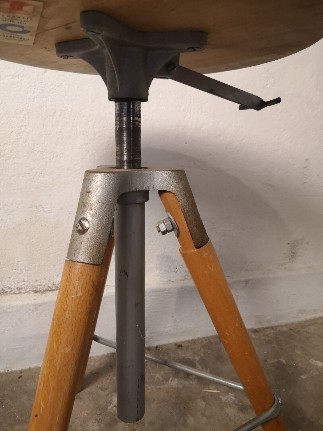 Industrial stool girsberger