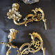 Paire d'appliques antique de piano Français bronze, bougeoirs, signé L Pinet 102, régence d’empire rococo