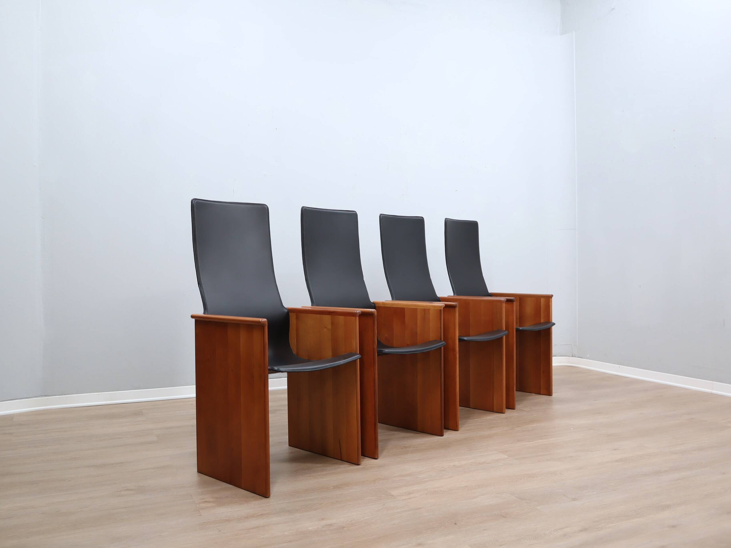 Set of 4 Segesta walnut and black letaher chairs Stildomus 1970s