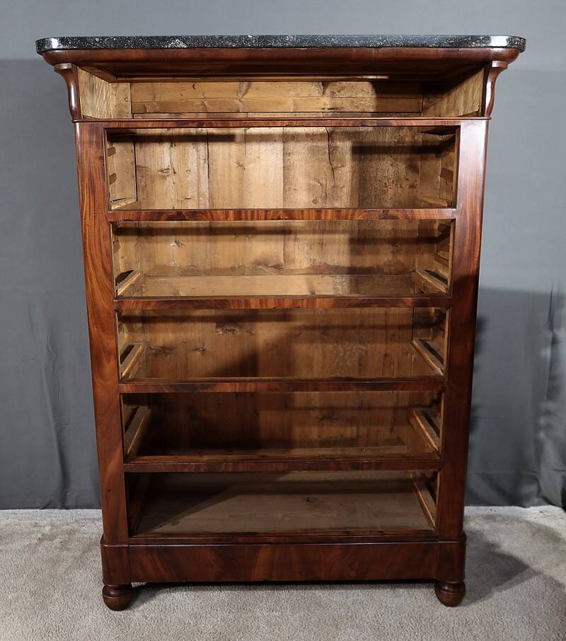 Mahogany burl chest of drawers, Restoration period – Early 19th century