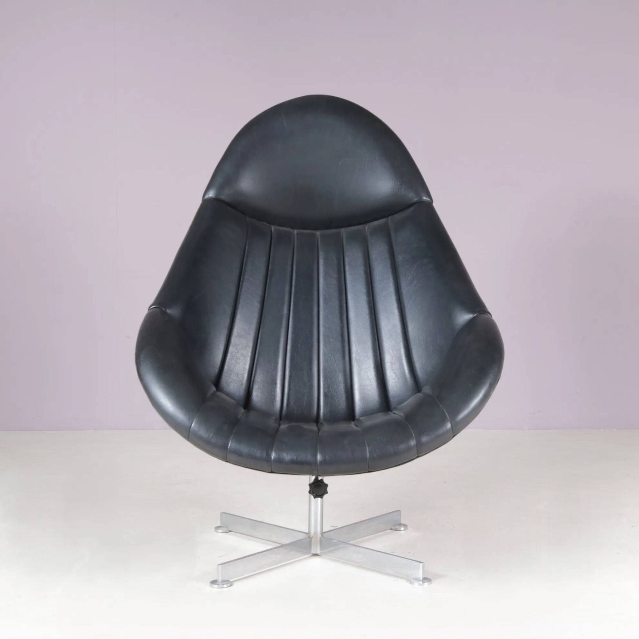 1960s swivel easy chair on chrome crossbase with black skai seat / Rudolf Wolf / Rohé, Netherlands