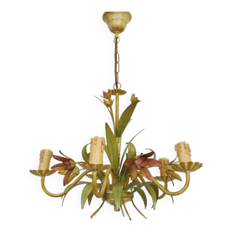 Vintage chandelier in painted metal decorated with flowers and foliage with 5 lights. 80s 90s