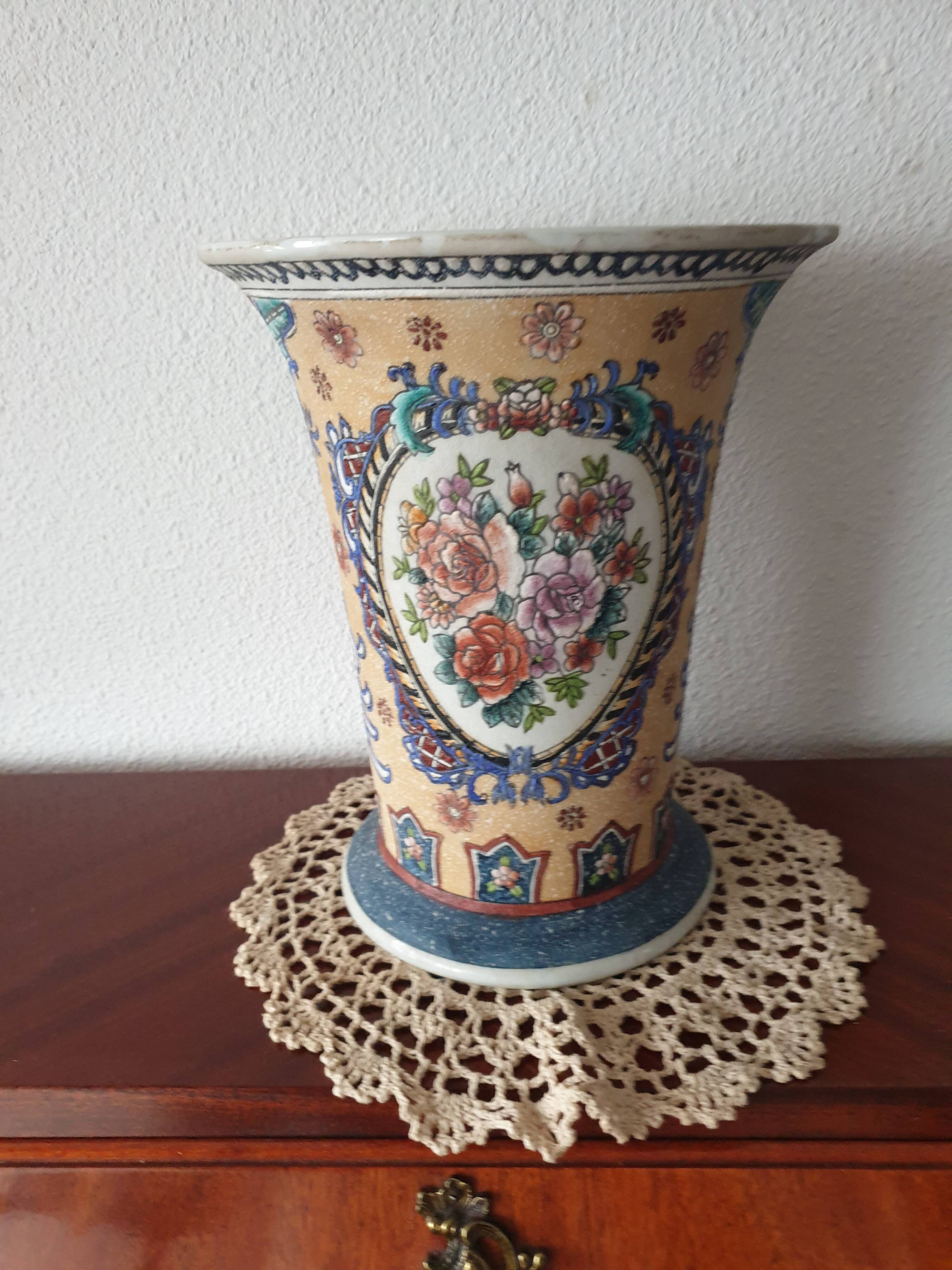 Vase flower pattern sandblasted paint