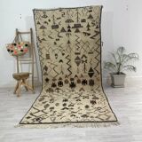 Moroccan Berber rug 305x136cm